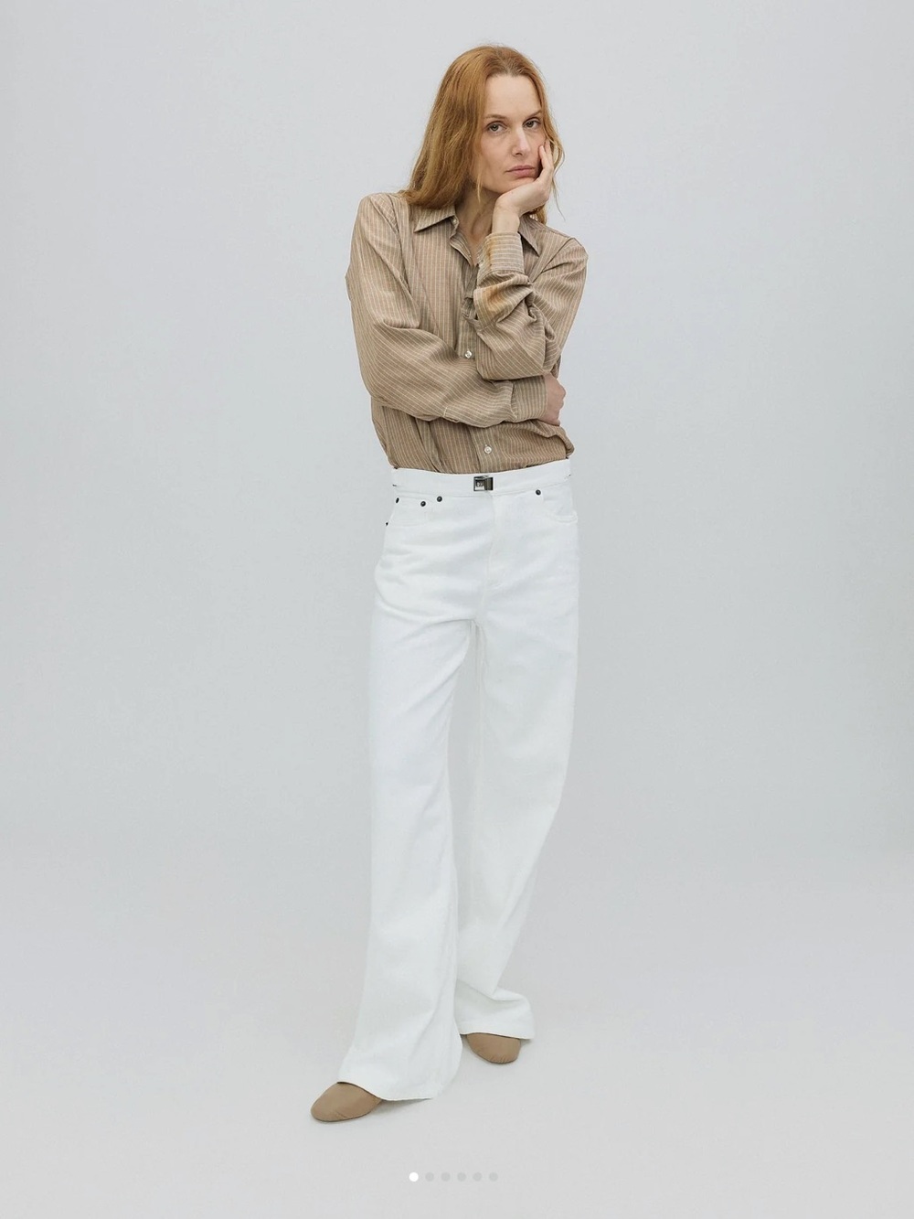 White Still here New York buckle jeans
